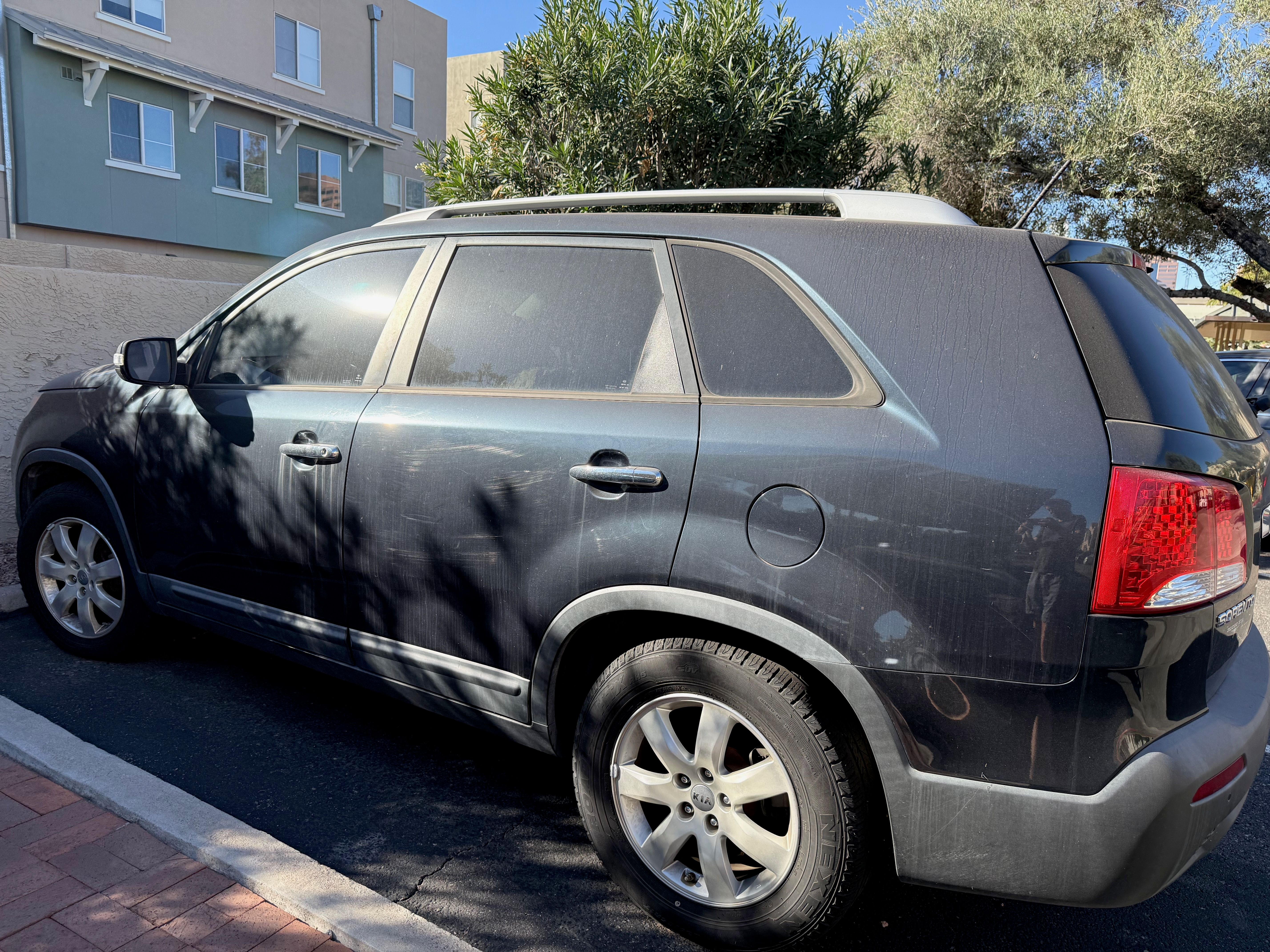 Used 2013 Kia Sorento LX w/ Convenience Pkg FWD image 2