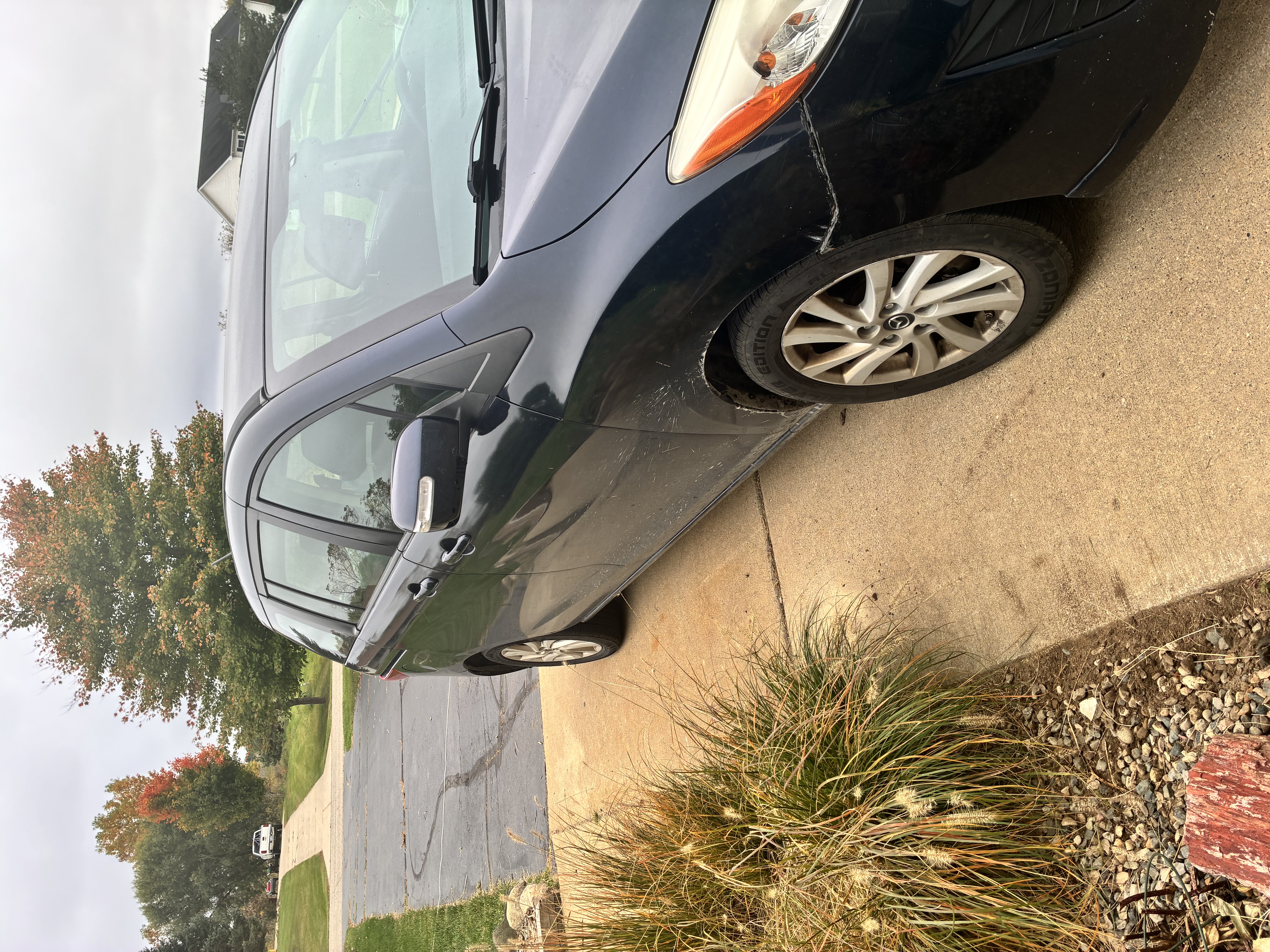 Used 2014 MAZDA MAZDA5 Sport FWD image 9