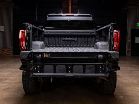 Used 2022 GMC Sierra 2500 AT4 image 8