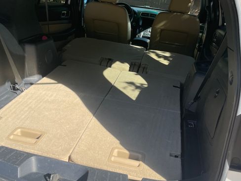 Used 2016 Ford Explorer XLT w/ Equipment Group 202A image 16