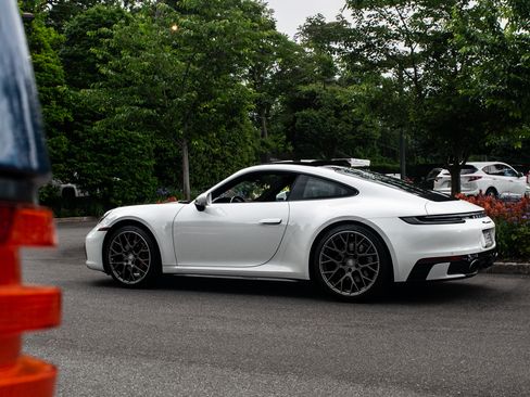 Used 2024 Porsche 911 Carrera 4S AWD/4WD image 2
