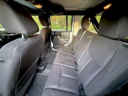 Used 2014 Jeep Wrangler Unlimited Sport w/ Quick Order Package 24S image 27