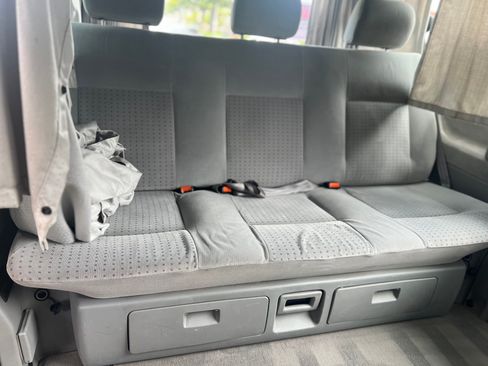 Used 2001 Volkswagen Eurovan image 9