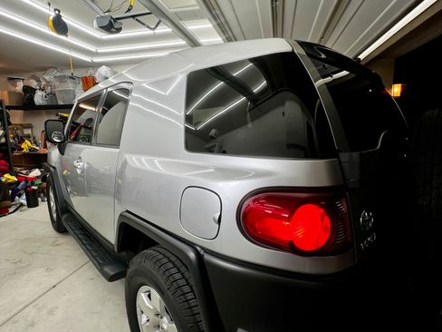 Used 2007 Toyota FJ Cruiser 2WD image 12