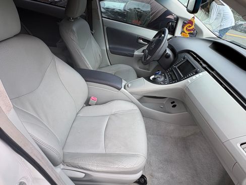 Used 2011 Toyota Prius Four w/ Solar Roof Pkg FWD image 4