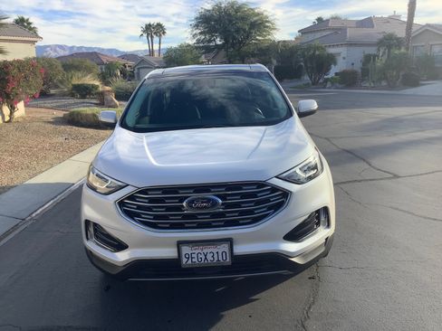 Used 2019 Ford Edge Titanium image 6