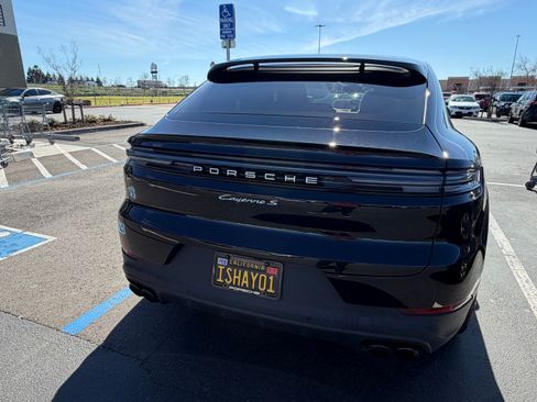 Used 2025 Porsche Cayenne S image 6