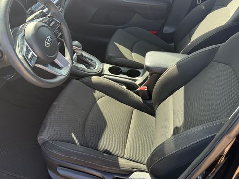 Used 2021 Kia Forte LXS image 6