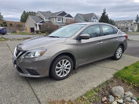 Used 2016 Nissan Sentra SV w/ Style Package image 2
