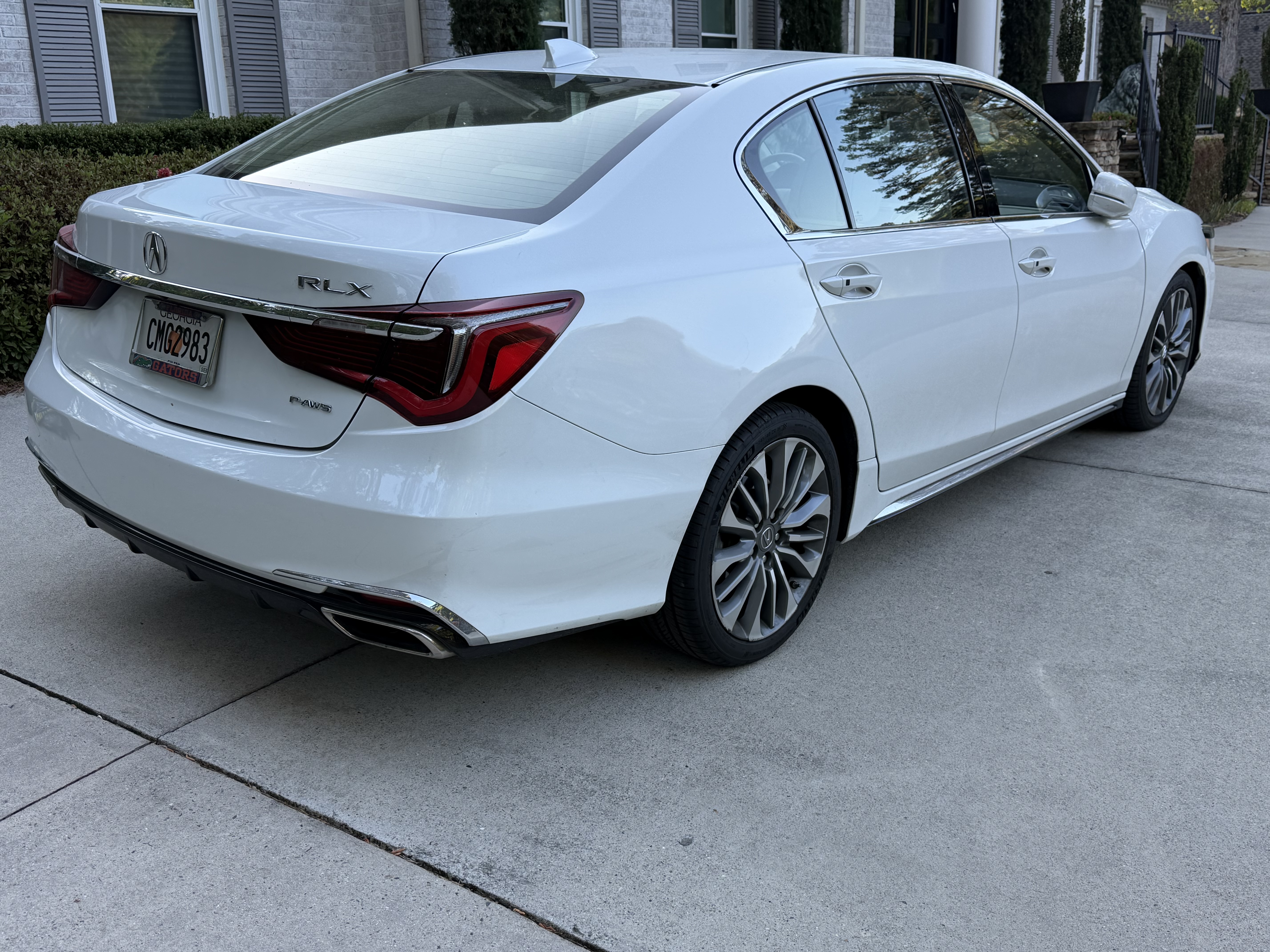 Used 2019 Acura RLX w/ Technology Package FWD image 2