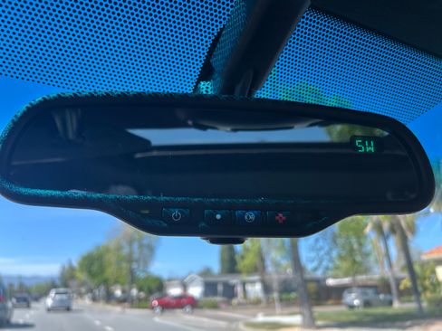 Used 2002 Cadillac De Ville DTS w/ Premium Equipment Pkg image 12