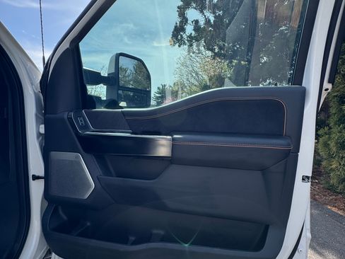 Used 2023 Ford F350 Platinum image 11