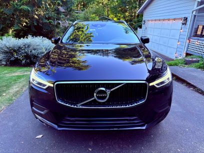 Used 2019 Volvo XC60 T5 Momentum w/ Premium Package