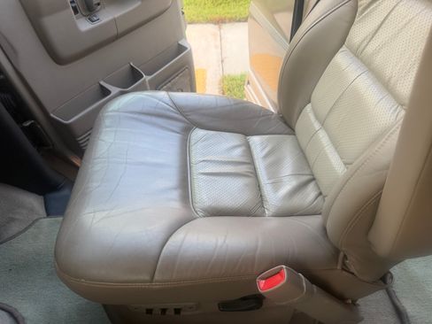 Used 2004 GMC Savana 1500 w/ Preferred Equipment Group RWD image 16