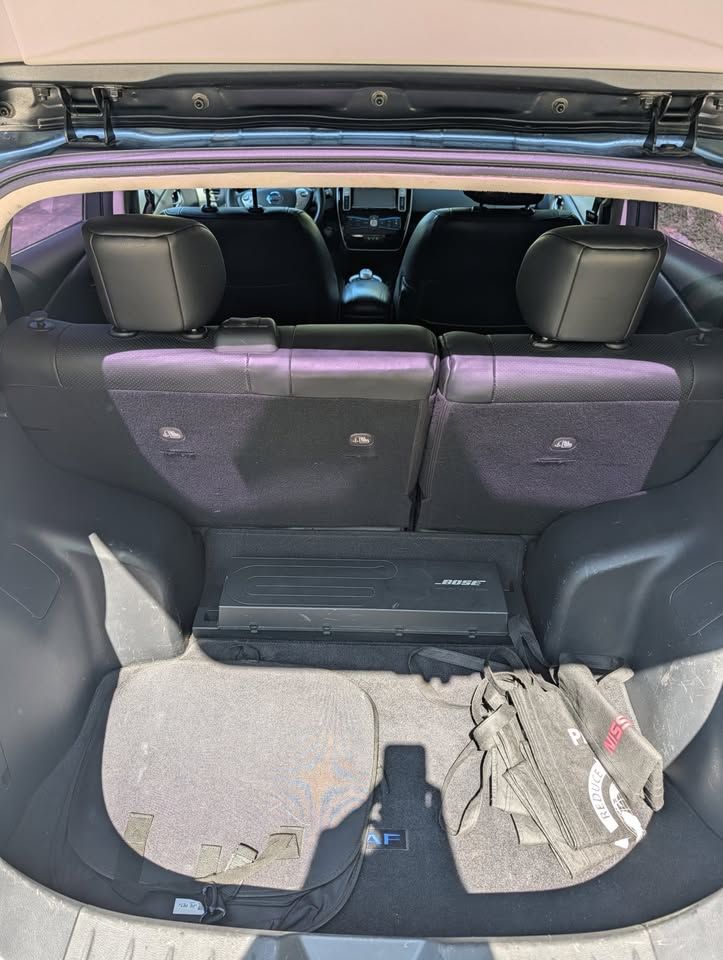 Used 2014 Nissan Leaf SL w/ Premium Package FWD image 4