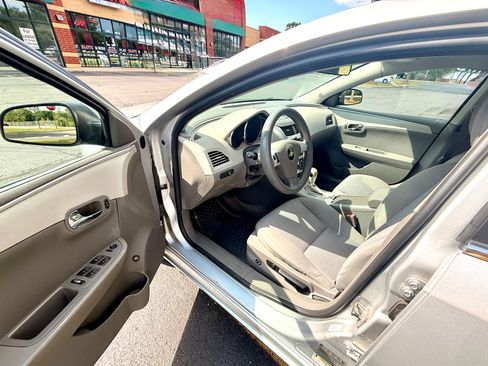Used 2011 Chevrolet Malibu LS FWD image 6
