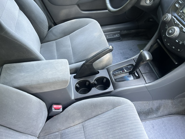 Used 2005 Honda Accord LX image 2