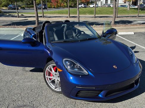 Used 2025 Porsche 718 Boxster S image 18