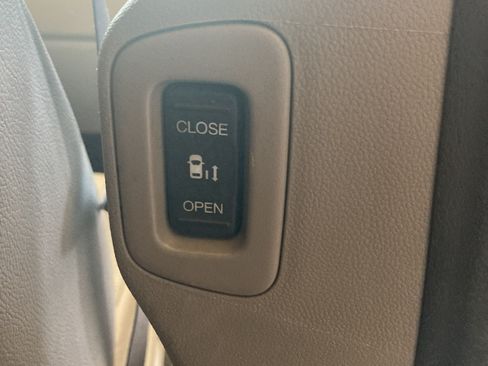 Used 2013 Honda Odyssey EX-L image 22