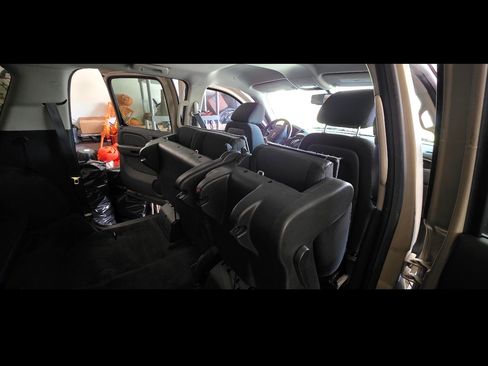 Used 2013 GMC Yukon XL SLE RWD image 4