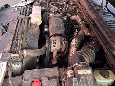 Used 2002 Ford F550 2WD Regular Cab Super Duty image 19