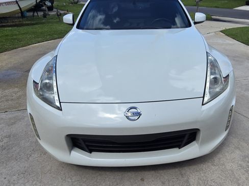 Used 2014 Nissan 370Z Touring w/ Sport Package image 11