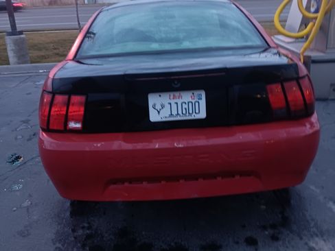 Used 2002 Ford Mustang Coupe image 2