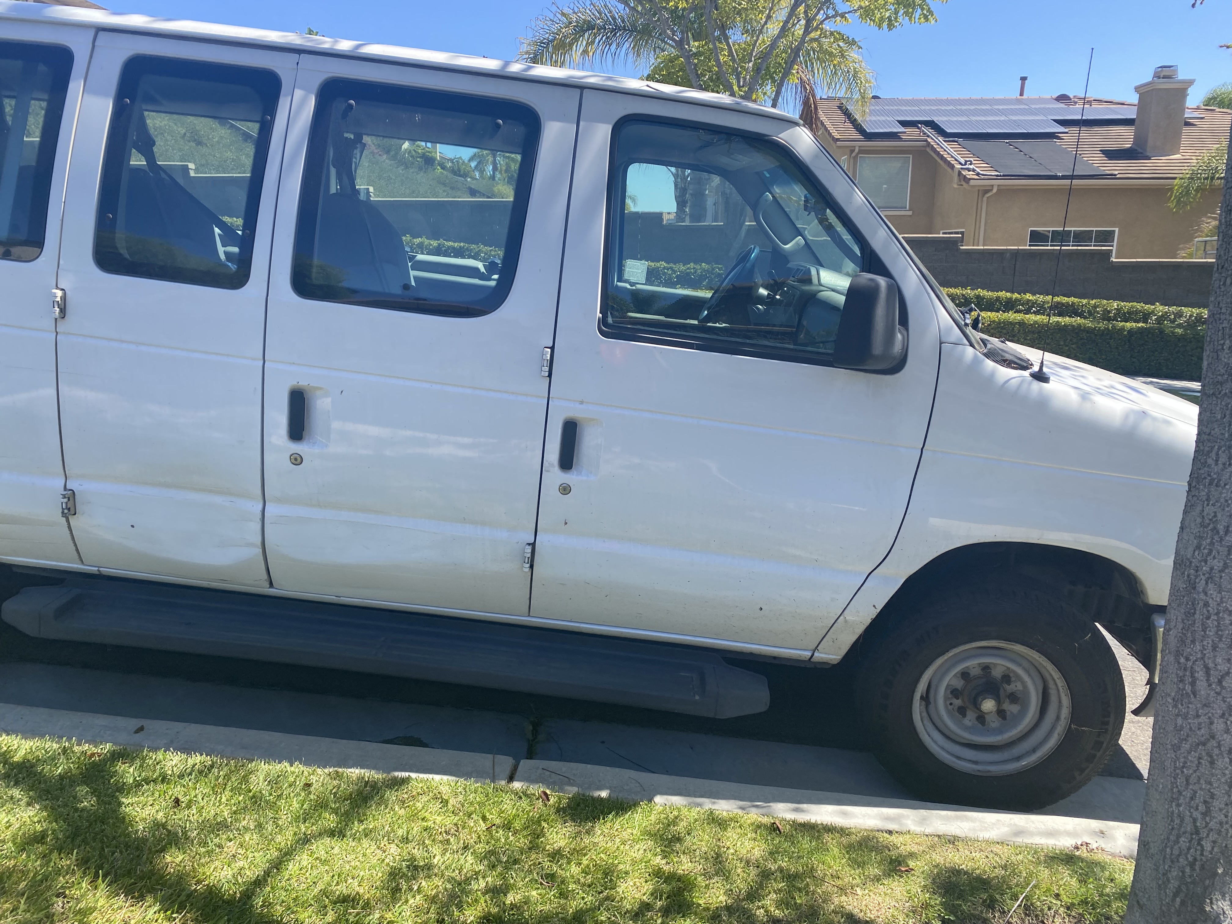 Used 2013 Ford E-350 and Econoline 350 XLT RWD image 6