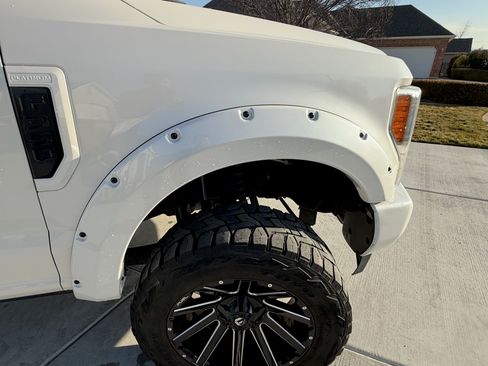 Used 2017 Ford F350 Platinum w/ Platinum Ultimate Package image 11