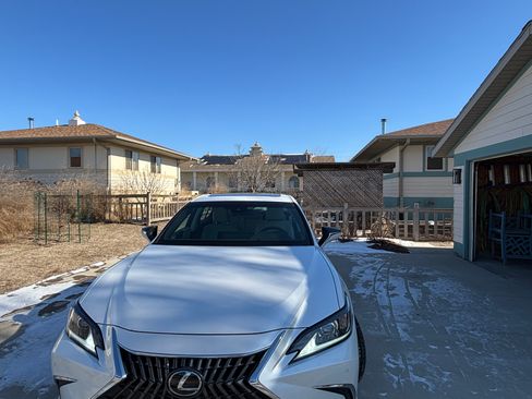 Used 2023 Lexus ES 250 w/ Premium Package image 4