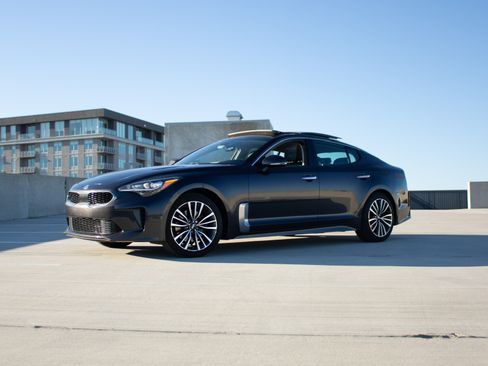 Used 2019 Kia Stinger Premium image 4