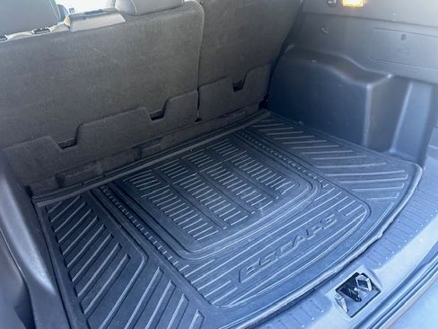 Used 2017 Ford Escape SE w/ Equipment Group 201A image 13