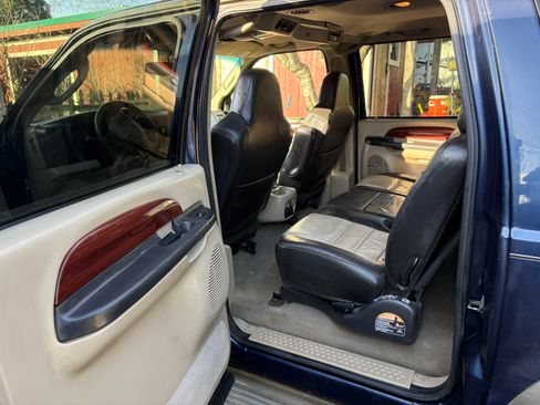 Used 2005 Ford Excursion Eddie Bauer image 10