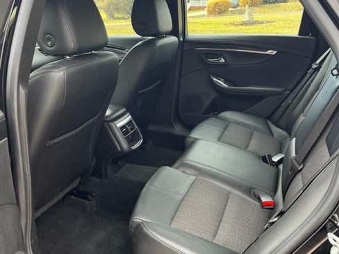 Used 2018 Chevrolet Impala LT image 18