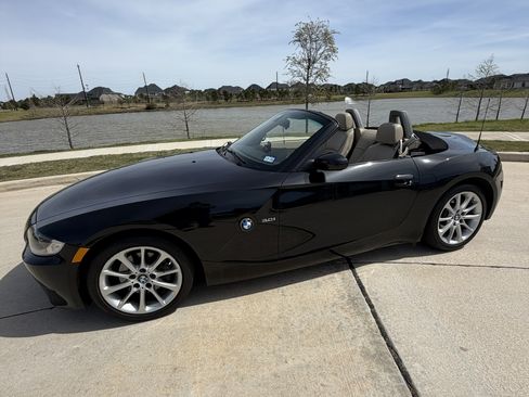 Used 2008 BMW Z4 3.0i image 8