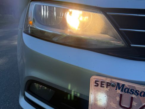 Used 2015 Volkswagen Jetta TDI SEL FWD image 28