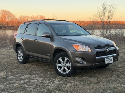 Used 2009 Toyota RAV4 Limited image 4