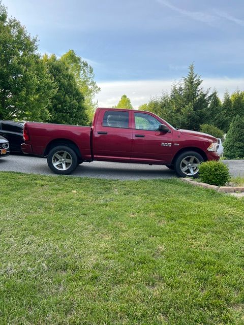 Used 2015 RAM 1500 Express AWD/4WD image 1