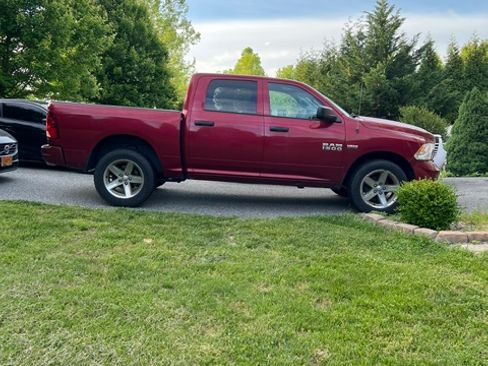 Used 2015 RAM 1500 Express AWD/4WD image 1