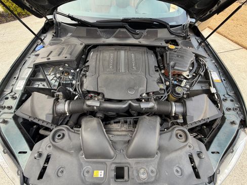 Used 2014 Jaguar XJ R image 27