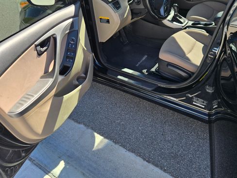 Used 2016 Hyundai Elantra SE w/ Option Group 02 image 11