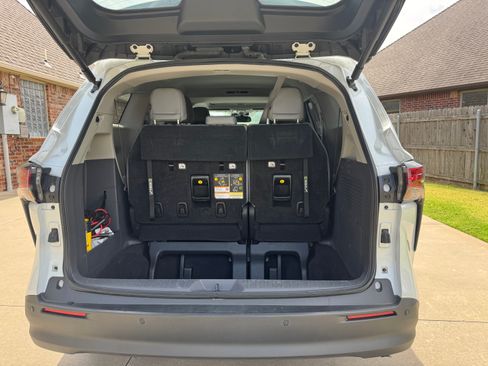Used 2022 Toyota Sienna XLE FWD image 10