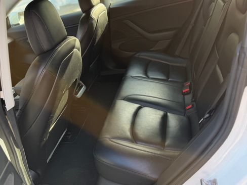 Used 2021 Tesla Model 3 Long Range image 10