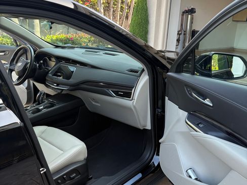 Used 2019 Cadillac XT4 Luxury FWD image 8