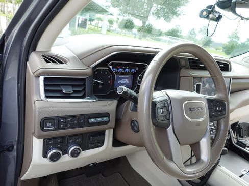 Used 2021 GMC Yukon Denali w/ Denali Ultimate Package AWD/4WD image 12