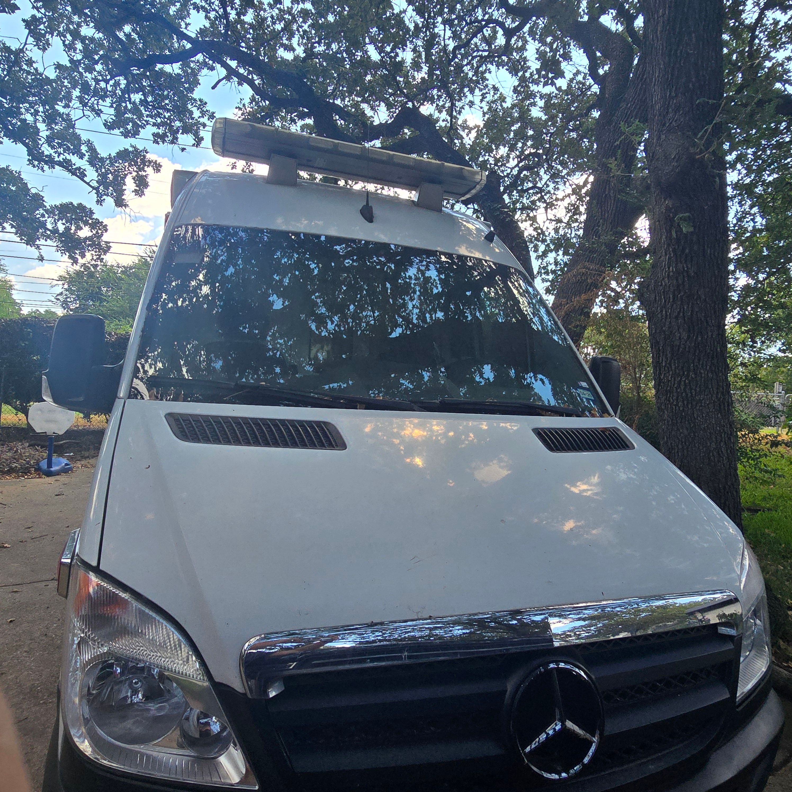 Used 2008 Dodge Sprinter 2500 RWD image 9