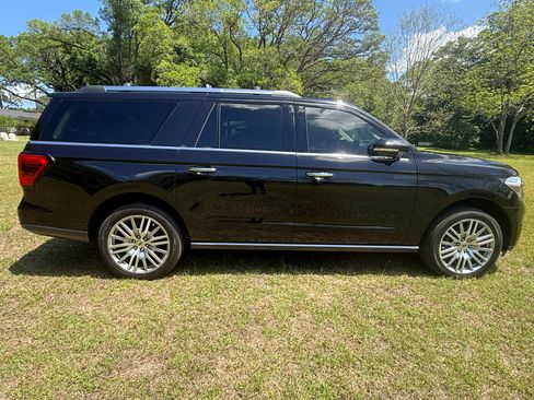 Used 2023 Ford Expedition Max Limited image 4