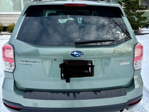 Used 2017 Subaru Forester 2.5i Premium w/ All-Weather Package image 5