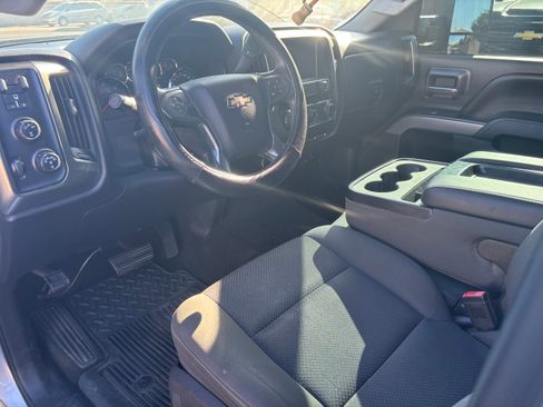 Used 2015 Chevrolet Silverado 2500 LT w/ LT Convenience Package image 9