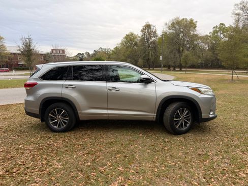 Used 2017 Toyota Highlander XLE image 14
